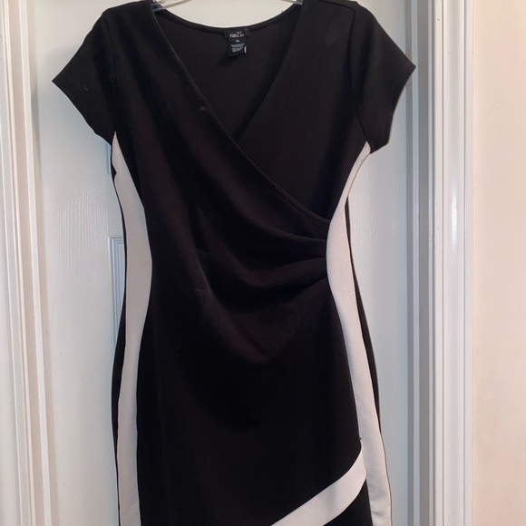 Rue21 Dresses & Skirts - Fitted midi dress